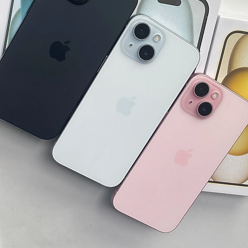 iPhone 15 256GB - 2